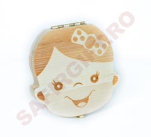 cdl001 Cutie de lemn pentru dintii de lapte fetita wm 1 Cutie de lemn pentru dintii de lapte fetita