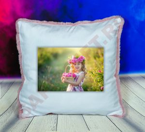 prn010 Perna blana roz 40x40 personalizata wm 3 Perna blana roz 40x40 personalizata