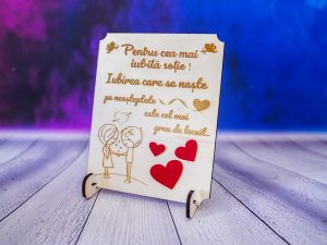 grv012 Tablou lemn Iubirea care se naste fara poza sotie Tablou lemn gravat cu mesaj si poza cadouri personalizate Iubirea care se naste