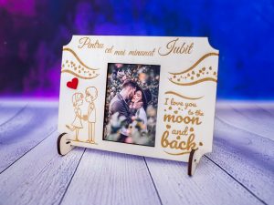 grv014 Tablou lemn I love you to the moon and back cu poza Tablou lemn i love you gravat cu mesaj si poza cadouri personalizate