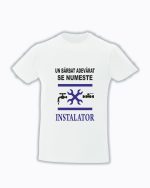 trc080 Un barbat adevarat se numeste instalator alb Tricour personalizat un barbat adevarat se numeste instalator cadouri pentru instalatori tricou pentru instalator