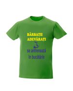 trc093 Barbatii adevarati se antreneaza in bucatarie verde tricou personalizaxt Barbatii adevarati se antreneaza in bucatarie tricouri cu mesaje haioase