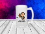 hlb001 toata lumea crede in ceva SITE DREAPTA1 Halba personalizata Toata lumea crede in ceva halbe personalizate