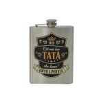 Pls005 Plosca personalizata cel mai bun tata din lume editie limitata Plosca personalizata Cel mai bun tata Ploscutele de buzunar personalizate sunt un cadou unic pentru pasionatii de esente tari si nu numai. Stim cat de greu este sa gasesti un cadou ideal barbatesc, de aceea am lansat sticlele de buzunar personalizate, acestea pot fi folosite oricand, atat iarna cat si in orice alt anotimp. Aceasta este un cadou ideal pentru pasionații de băuturi tari, pentru petreceri aniversare, petreceri de majorat si pentru oricare alta ocazie.
