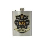 Pls008 Plosca Personalizata cel mai bun nas editie limitata Plosca personalizata Cel mai bun naș Ploscutele de buzunar personalizate sunt un cadou unic pentru pasionatii de esente tari si nu numai. Stim cat de greu este sa gasesti un cadou ideal barbatesc, de aceea am lansat sticlele de buzunar personalizate, acestea pot fi folosite oricand, atat iarna cat si in orice alt anotimp. Aceasta este un cadou ideal pentru pasionații de băuturi tari, pentru petreceri aniversare, petreceri de majorat si pentru oricare alta ocazie.