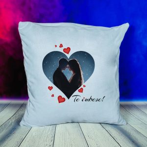 Perna pufoasa personalizata cu poza in forma de inima si mesaj cadouri pentru indragostiti iubita sotie mama sora bunica